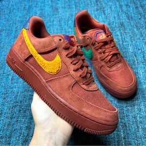 Nike Air Force 1 Low La Familia Sneakers Redstone Del Sol Mens 6 or Womens 7.5